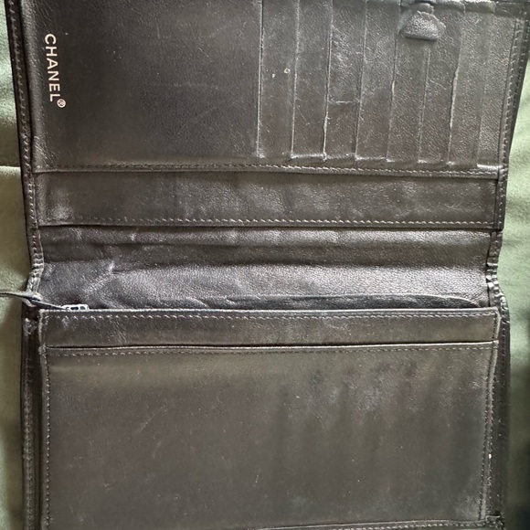 CHANEL Black Patent Flap Wallet - Picture 5 of 7